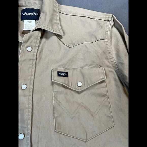 Wrangler Cream Casual Button Down Shirt with Western Style - Picture 3 of 6